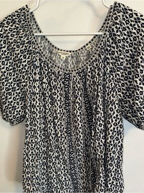 Max Studio Blue and White Printed Peasant Top